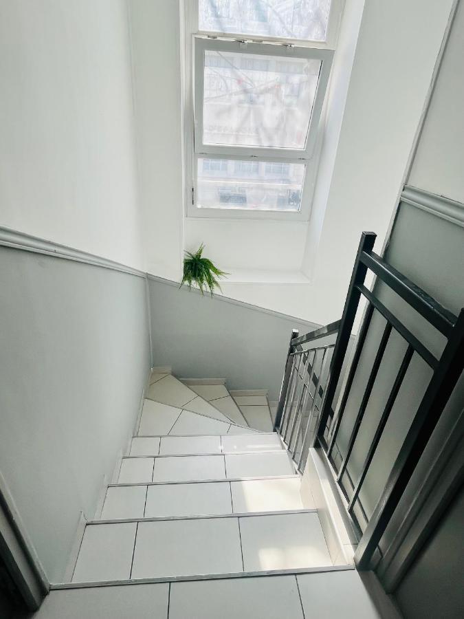 Superbe Duplex Design Neuf 2 Chambres, Climatise Tout Confort, Facile D,Acces Stationnement Gratuit Marsilya Dış mekan fotoğraf